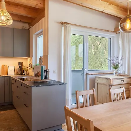 Maierhof 341 * 湖城